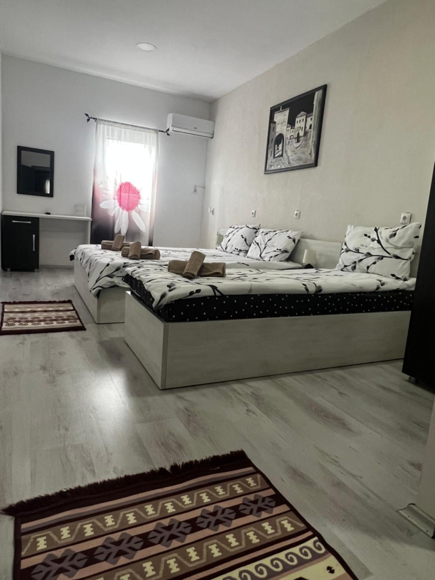 Komplex Prague Gorno Lakocerej 外观 照片